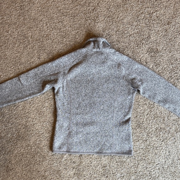 Patagonia women's quarter zip-up Sweater in Heather Gray size small - Picture 4 of 6